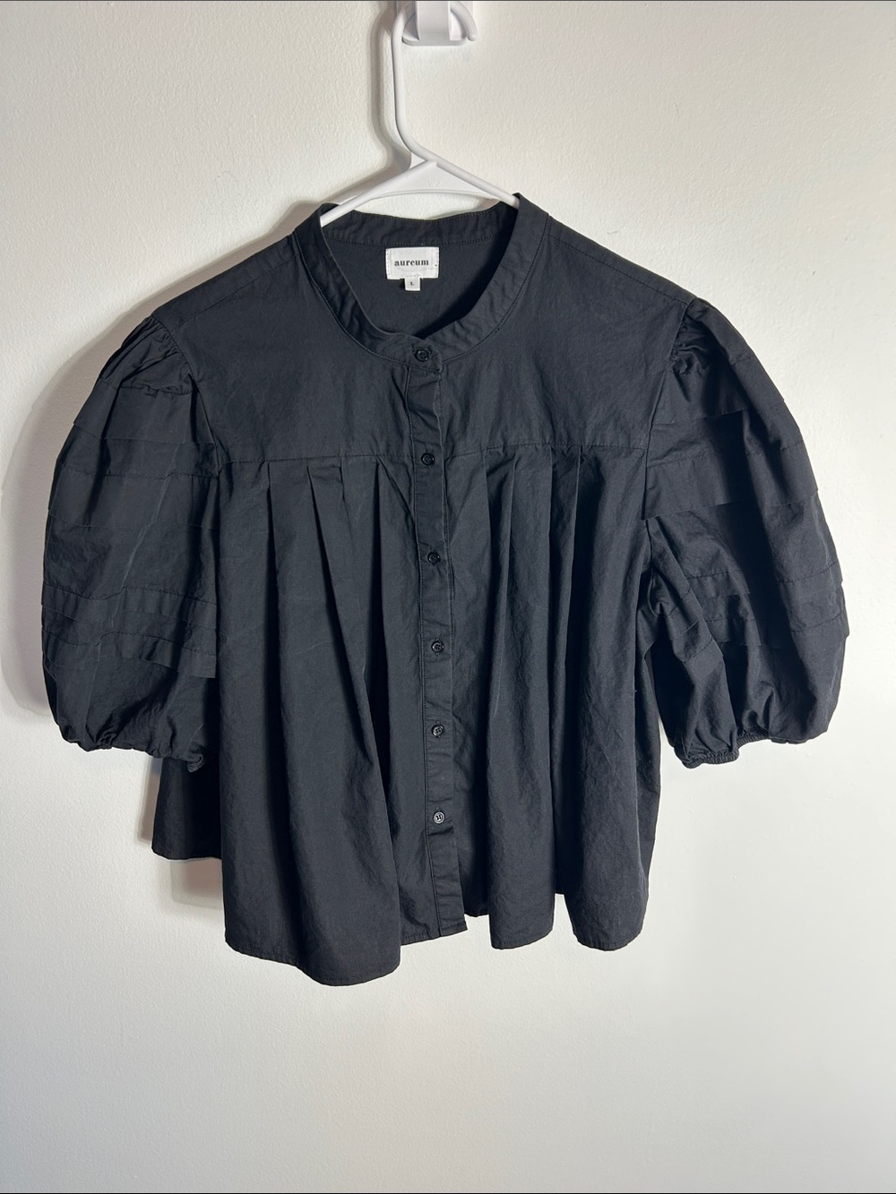 AUREUM Black Puff-Sleeve Button-Front Blouse